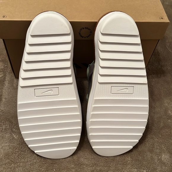 New mens size 10.5 Nike Offline 2.0 sandals - Picture 3 of 8